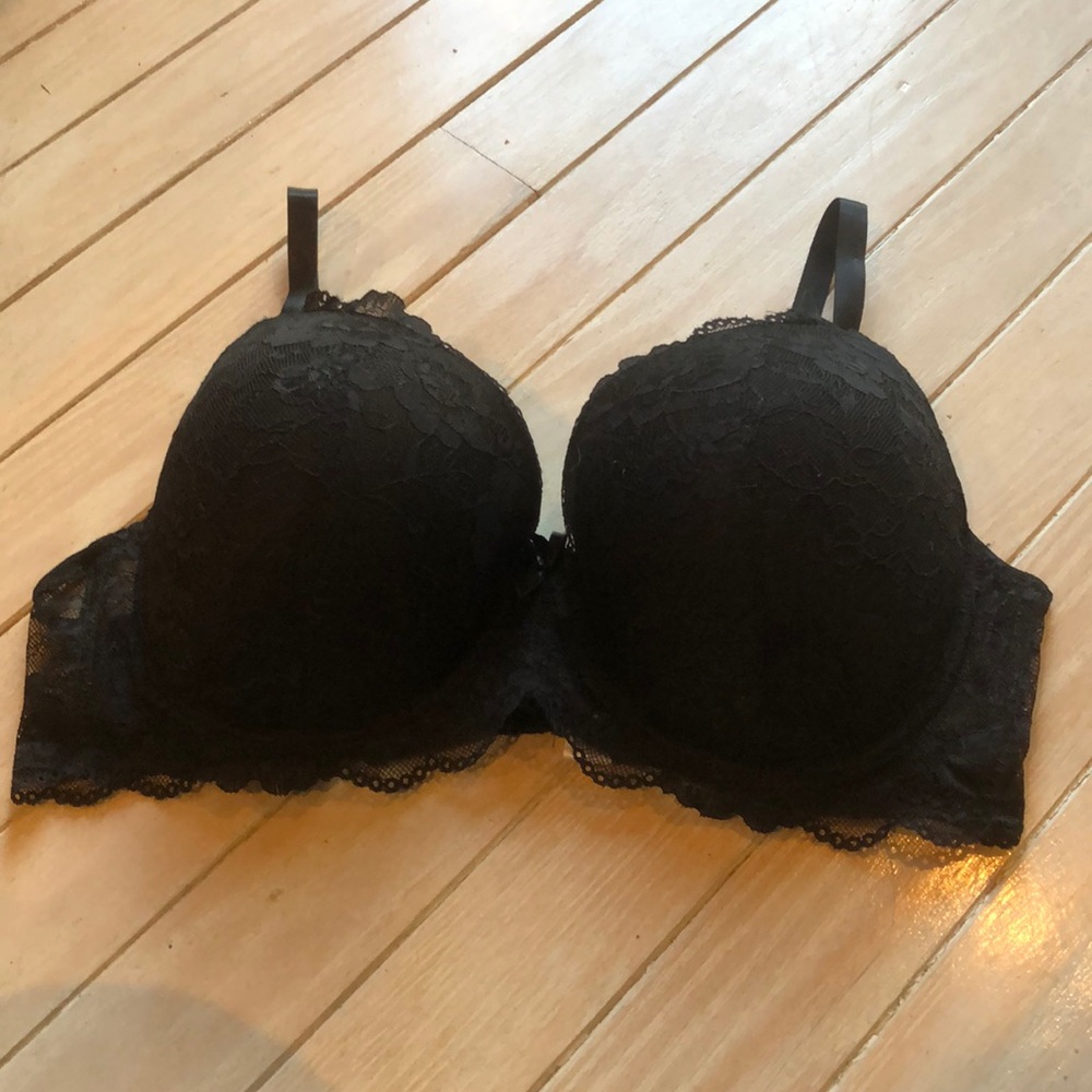 NWOT B.Luxe black lace molded cup full figure bra